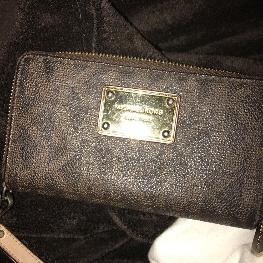 MK wallet in good condition